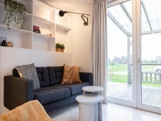 Chalet in Friesland near Alde Feanen Park, cleaning included - De Veenhoop - 9