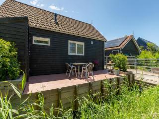 Holiday Home in Zeeland with Romantic Terrace, cleaning included - Zonnemaire - 9