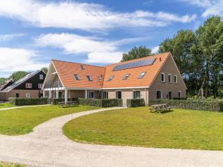 Large apartment on Ameland with terrace, cleaning included - Nes - 6