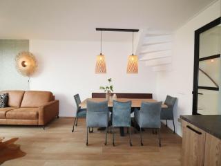 Nice Frisian family villa on the water, cleaning included - Leons - 5