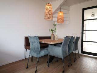 Nice Frisian family villa on the water, cleaning included - Leons - 8