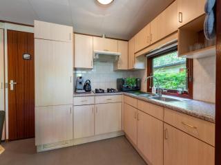 Chalet in Stegeren near Forest and Pond, cleaning included - Stegeren - 8