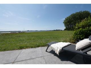 Holiday Home by Veerse Meer with Panoramic View, cleaning included - Kamperland - 8