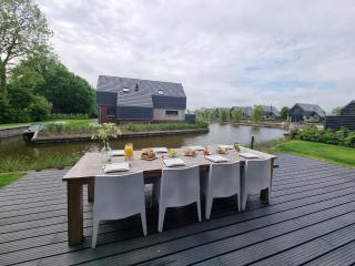 Villa with enclosed garden on the water, cleaning included - Balk - 7