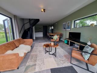 Villa with enclosed garden on the water, cleaning included - Balk - 0