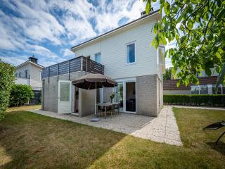 Bungalow near Oosterschelde Beach & Sauna, cleaning included - Kamperland - 9