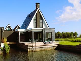 Peaceful villa on the water in Stavoren, cleaning included - Stavoren - 0