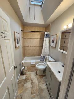 Simple 'N' Sheek 3bedroom 1 bathroom house - East Lansdowne - 8