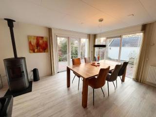 Bunglow steps from Beach and Sports, cleaning included - - 8