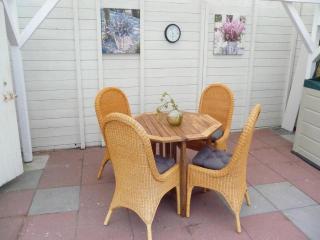 Bunglow steps from Beach and Sports, cleaning included - - 6