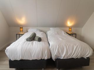 Lakeview villa with swimming and fishing pier, cleaning included - Simonshaven - 7