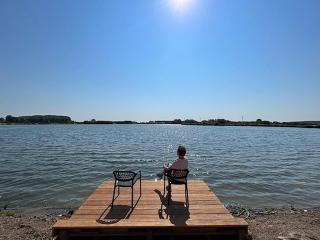 Lakeview villa with swimming and fishing pier, cleaning included - Simonshaven - 4