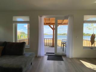 Lakeview villa with swimming and fishing pier, cleaning included - Simonshaven - 2