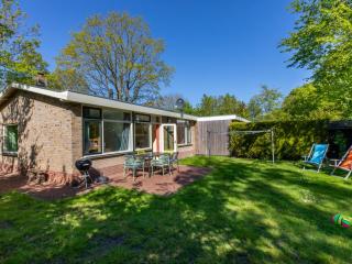 Bungalow near Dutch Beach with Garden, cleaning included - Oostkapelle - 9