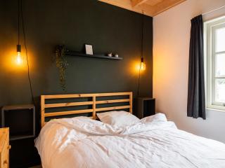 Chalet in Friesland near Alde Feanen, cleaning included - De Veenhoop - 6