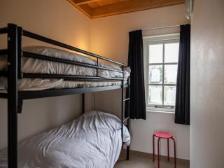 Chalet in Friesland near Alde Feanen, cleaning included - De Veenhoop - 1