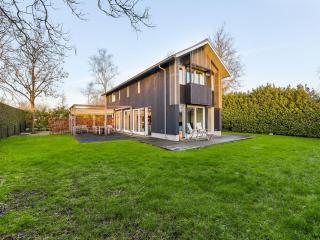 Family House in Grou near Water Sports, cleaning included - Grou - 2