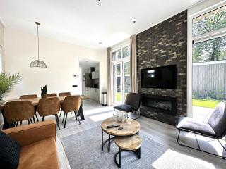 Beautiful holiday home with terrace on the Veluwe, cleaning included - Hoenderloo - 3