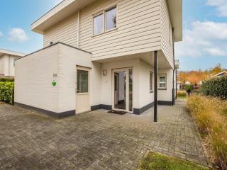 Modern villa near Harderwijk with whirlpool, cleaning included - Zeewolde - 4