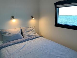 Houseboat in Offingawier with terrace, cleaning included - Offingawier - 6