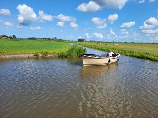 Spacious familyhome near the water, cleaning included - Leons - 8