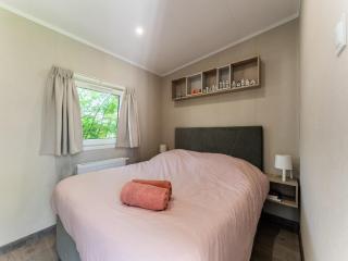 Luxury chalet near Ouddorp with garden, cleaning included - Goedereede - 6
