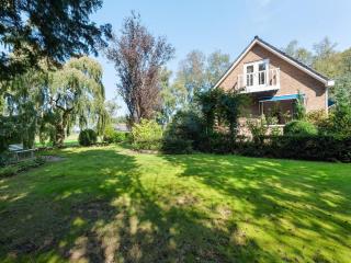Cozy vacation home with a private garden, cleaning included - Mantinge - 5