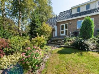 Cozy vacation home with a private garden, cleaning included - Mantinge - 3