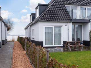 Apartment Sneekermeer with Water Sports Access, cleaning included - Offingawier - 5
