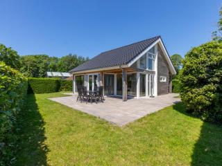 Holiday home near the beach, cleaning included - Burgh Haamstede - 9