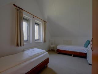 Spacious 4-person bungalow near the Frisian Lakes, cleaning included - Sondel - 3