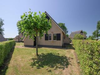 Spacious 4-person bungalow near the Frisian Lakes, cleaning included - Sondel - 5