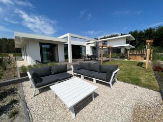 Villa with spacious garden and electric hot tub, cleaning included - Zeewolde - 5