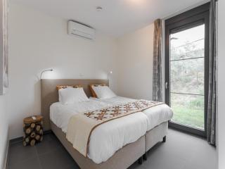 Seaside Getaway with a Beautiful Garden, cleaning included - Kamperland - 0
