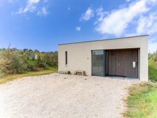 Seaside Getaway with a Beautiful Garden, cleaning included - Kamperland - 2