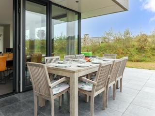 Seaside Getaway with a Beautiful Garden, cleaning included - Kamperland - 6