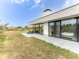 Seaside Getaway with a Beautiful Garden, cleaning included - Kamperland - 5