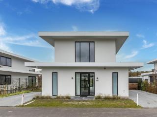 Brand new luxury villa on a small-scale park, cleaning included - Zeewolde - 3