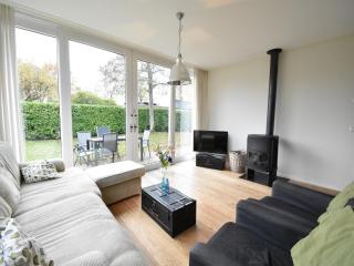 Bungalow in Kamperland near Water Sports, cleaning included - Kamperland - 9