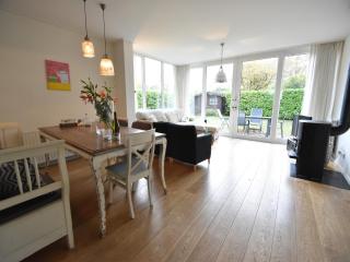 Bungalow in Kamperland near Water Sports, cleaning included - Kamperland - 4