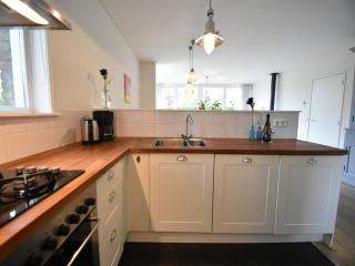 Bungalow in Kamperland near Water Sports, cleaning included - Kamperland - 3