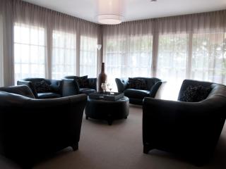 Spacious Mansion in Nijensleek with Sauna, cleaning included - Nijensleek - 9