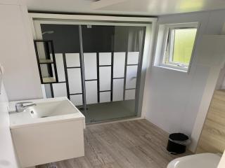 Chalet in Friesland near Alde Feanen Park, cleaning included - De Veenhoop - 1