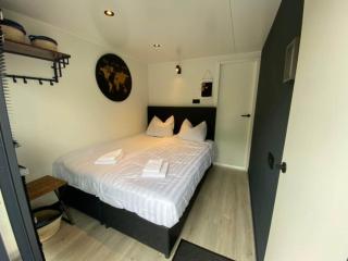 Houseboat at Mookerplas with Barrel Sauna, cleaning included - Middelaar - 2