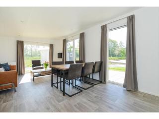 Chalet in Zeeland near Stelleplas Pond, cleaning included - heinkenszand - 4