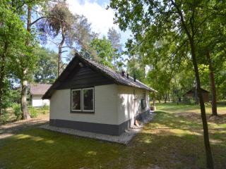 Detached bungalow with lovely covered terrace, cleaning included - Stramproy - 4