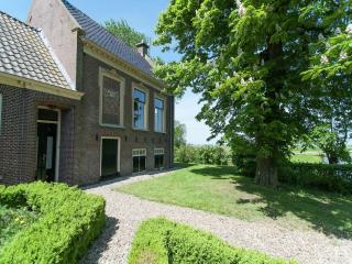 Idyllic Rural Home with Bikes, cleaning included - - 8