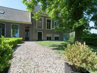 Idyllic Rural Home with Bikes, cleaning included - - 9