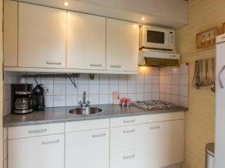 Attractive holiday home with shared pool, cleaning included - Burgh Haamstede - 7
