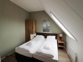 Luxury villa on Frisian water, cleaning included - Leons - 4
